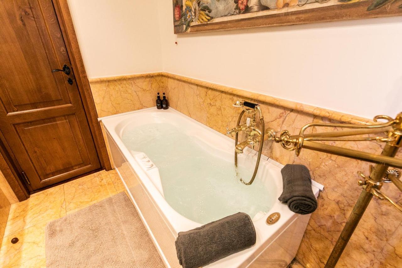 Klimt - Jacuzzi 5 Star - Luxury Design Apartment Milano Exterior foto