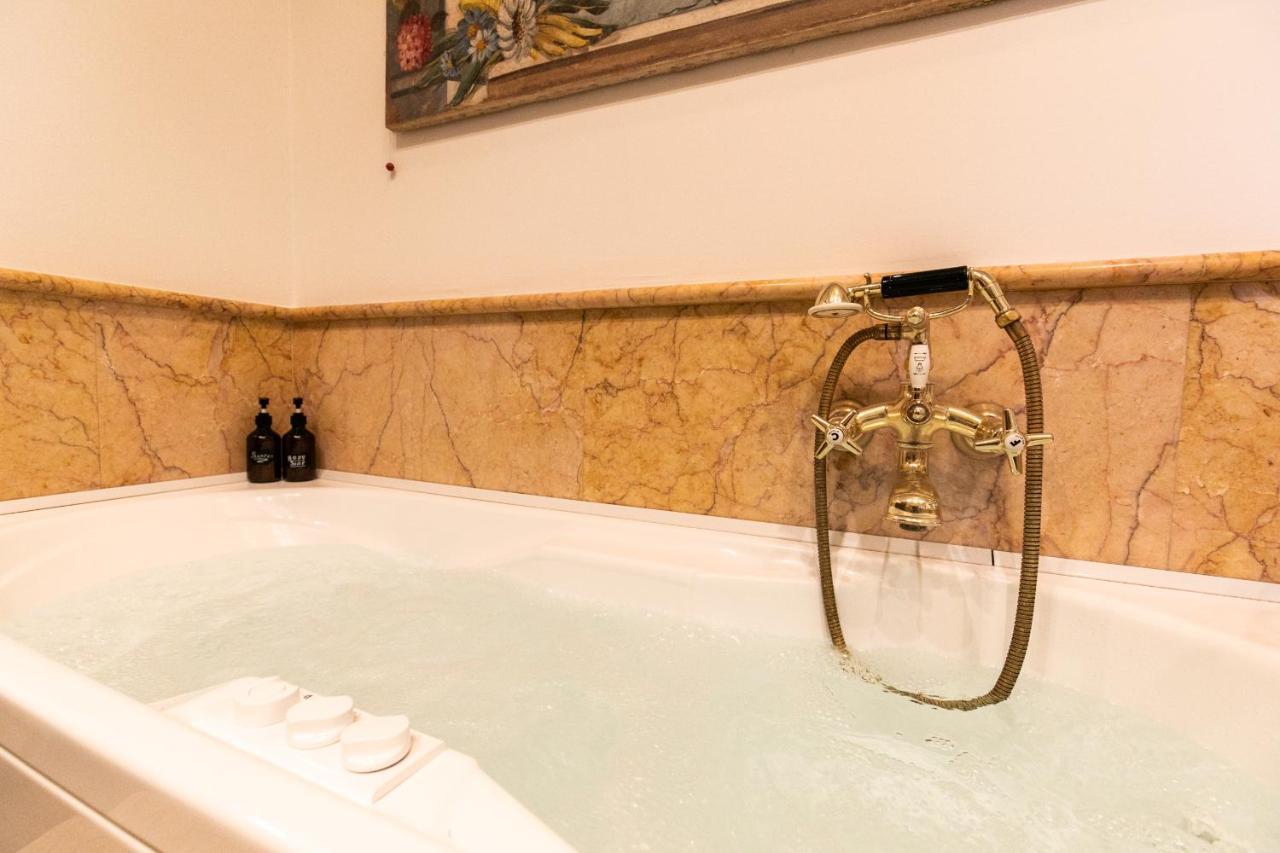 Klimt - Jacuzzi 5 Star - Luxury Design Apartment Milano Exterior foto