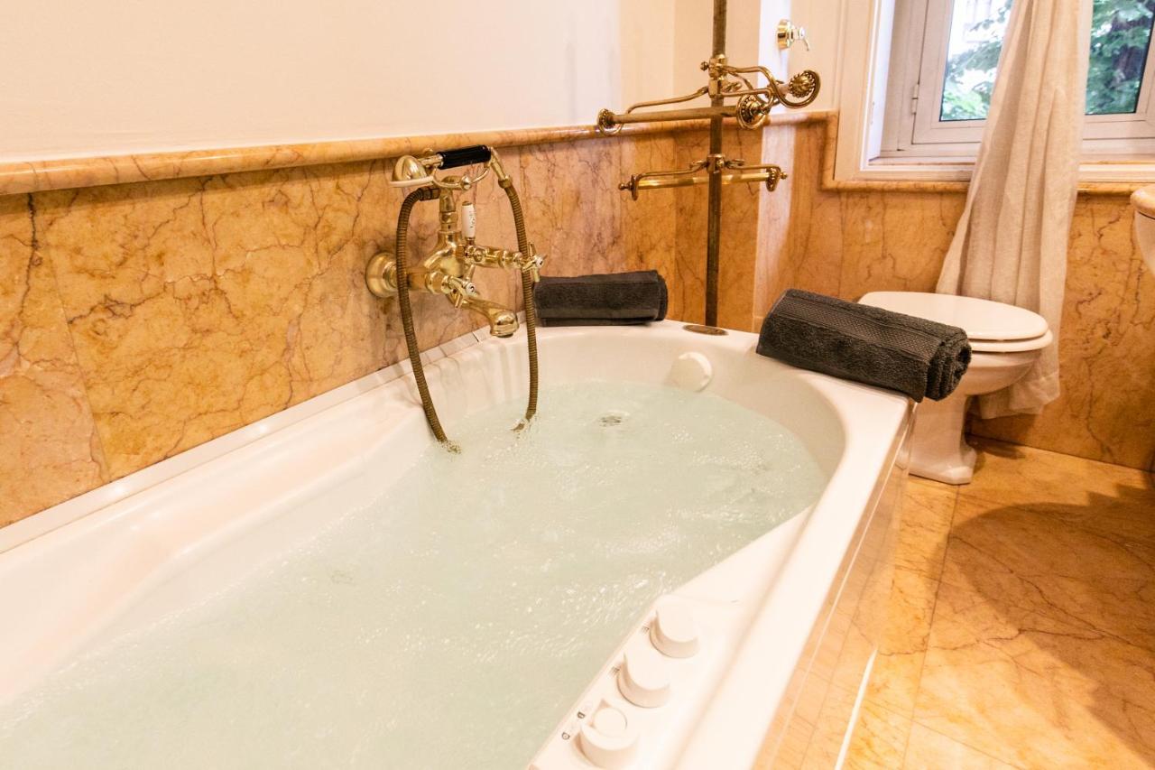 Klimt - Jacuzzi 5 Star - Luxury Design Apartment Milano Exterior foto