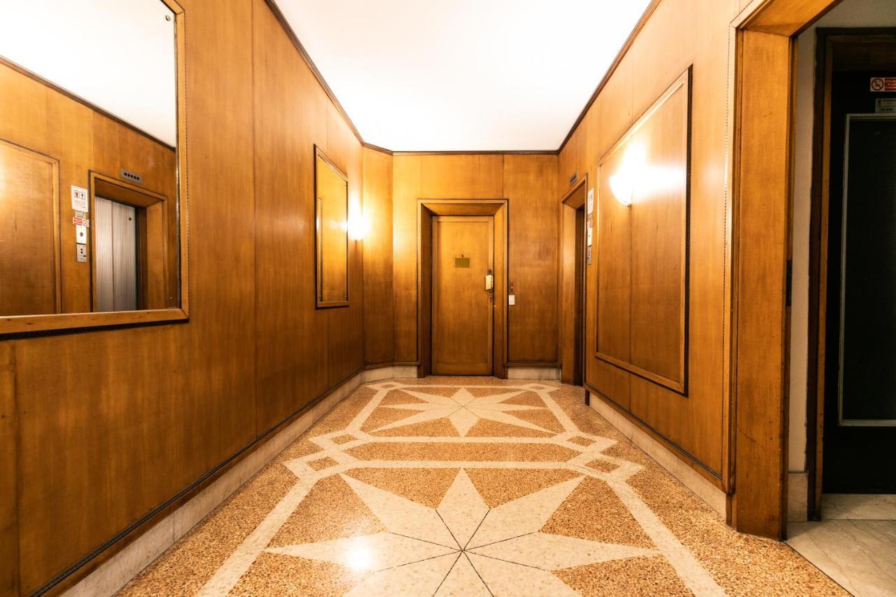 Klimt - Jacuzzi 5 Star - Luxury Design Apartment Milano Exterior foto