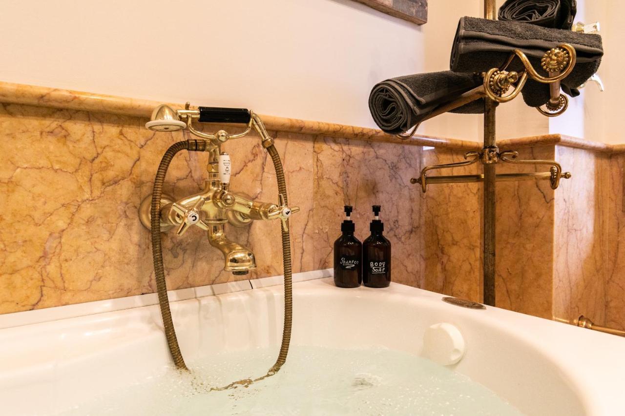 Klimt - Jacuzzi 5 Star - Luxury Design Apartment Milano Exterior foto